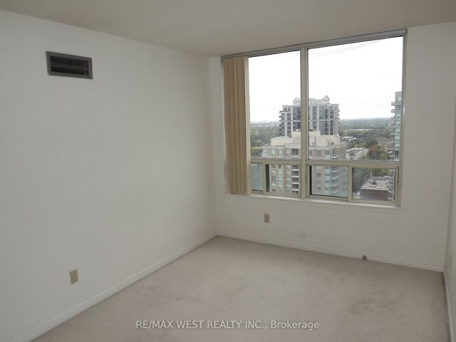 2203 - 7 Bishop Ave