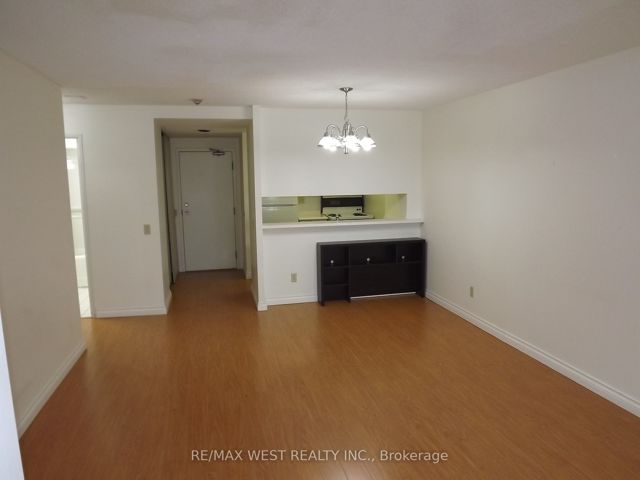 2203 - 7 Bishop Ave