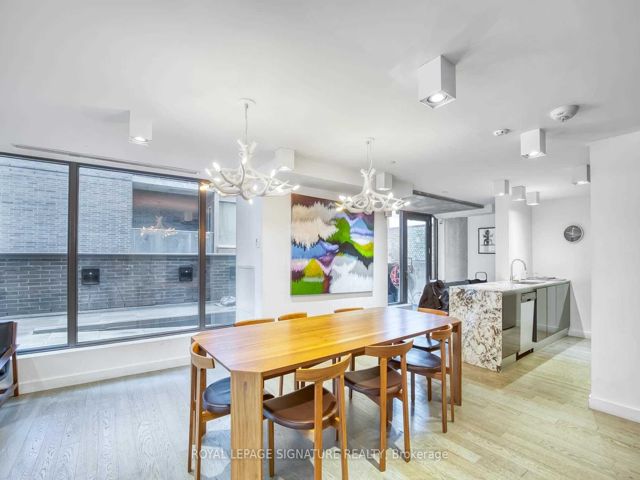 1413 - 111 Bathurst St