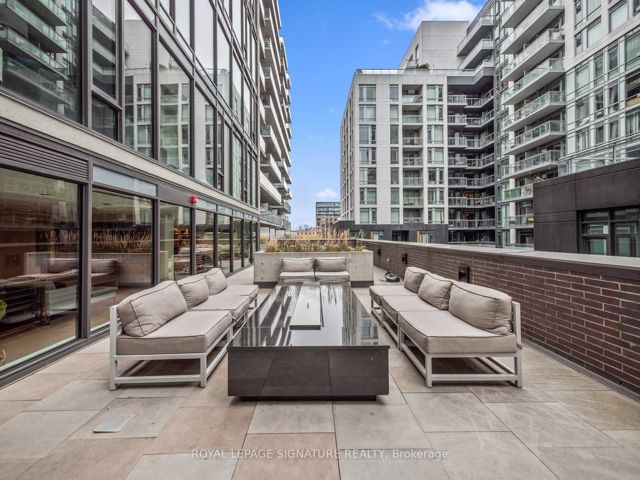 1413 - 111 Bathurst St