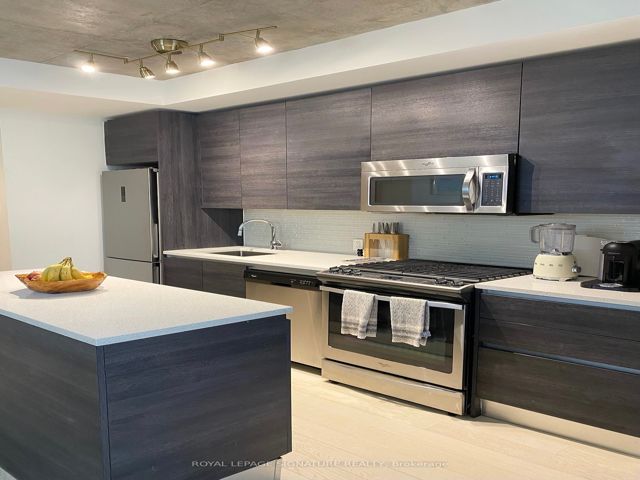 1413 - 111 Bathurst St