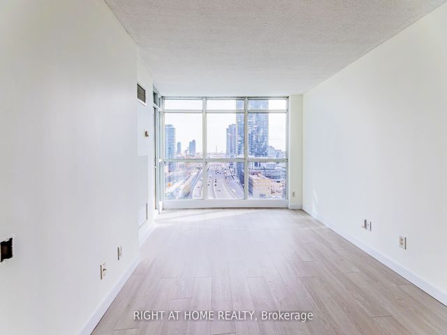 1709 - 18 Yonge St