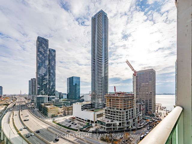 1709 - 18 Yonge St