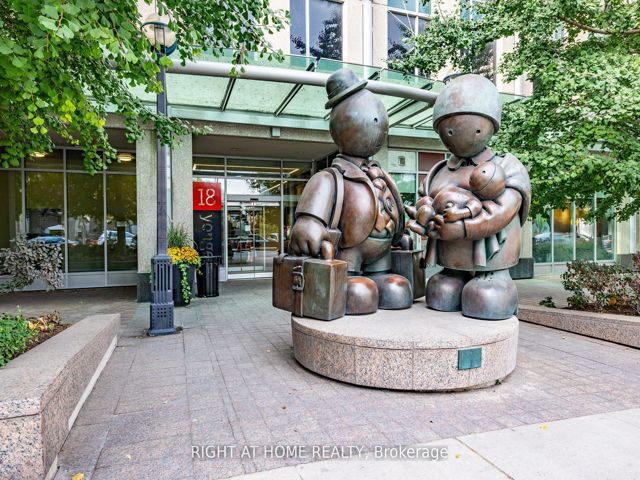 1709 - 18 Yonge St