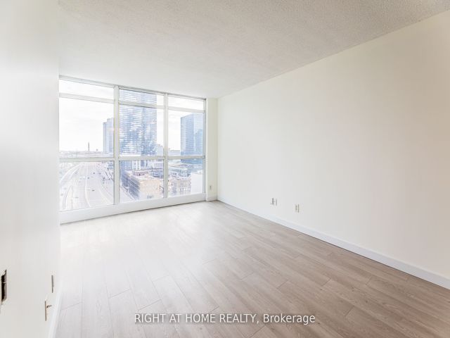 1709 - 18 Yonge St