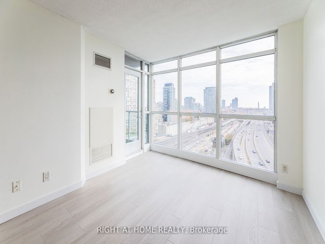 1709 - 18 Yonge St