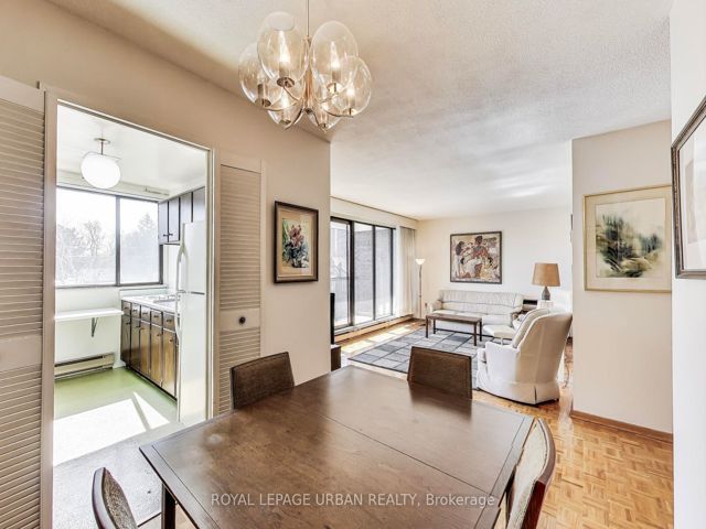 7 - 166 Sherwood Ave