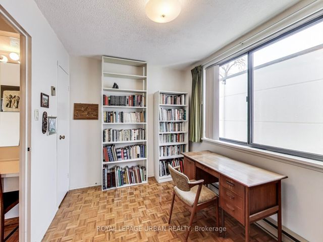 7 - 166 Sherwood Ave