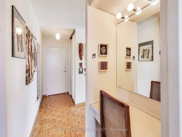 7 - 166 Sherwood Ave