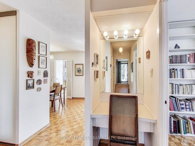 7 - 166 Sherwood Ave