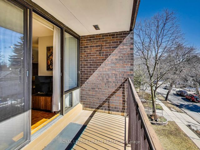 7 - 166 Sherwood Ave
