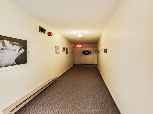 7 - 166 Sherwood Ave
