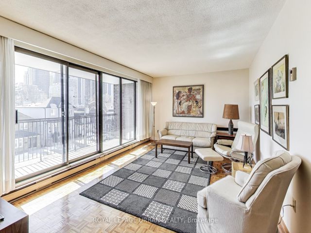 7 - 166 Sherwood Ave