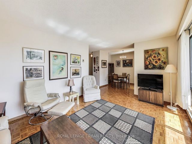 7 - 166 Sherwood Ave