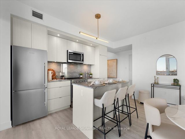 1403 - 30 Inn On The Park Dr