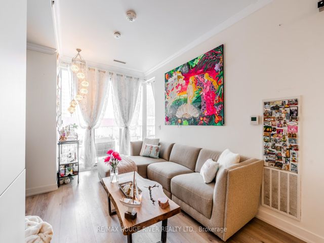 921 - 15 Queens Quay E