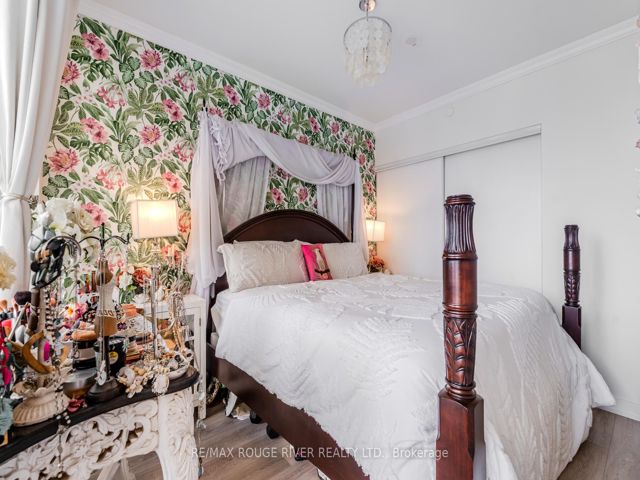 921 - 15 Queens Quay E