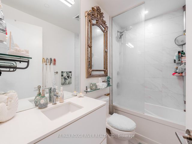 921 - 15 Queens Quay E