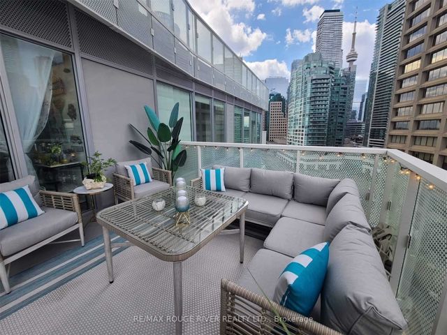921 - 15 Queens Quay E