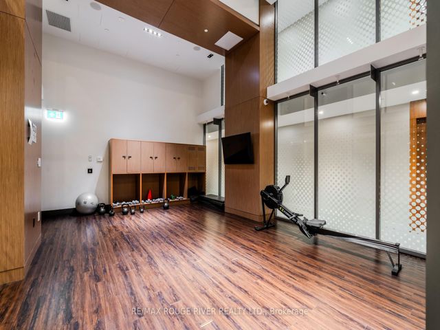 921 - 15 Queens Quay E