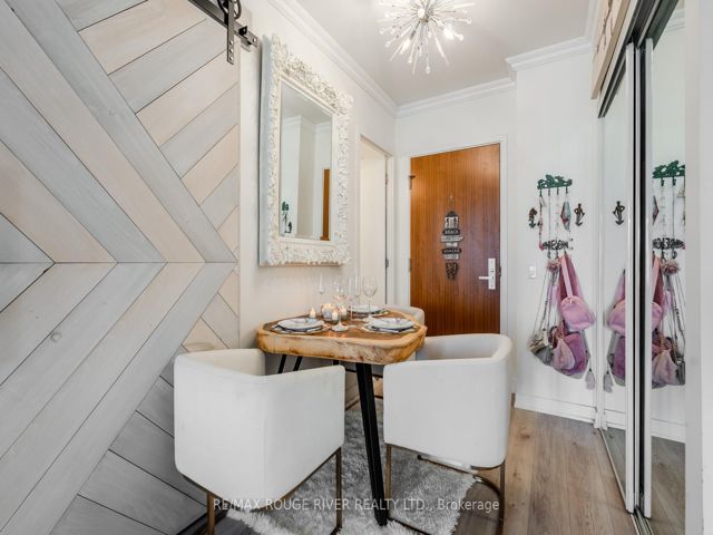 921 - 15 Queens Quay E