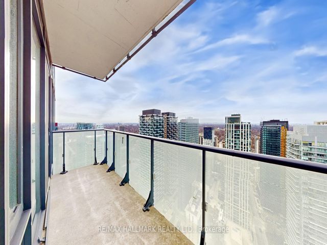 4203 - 161 Roehampton Ave