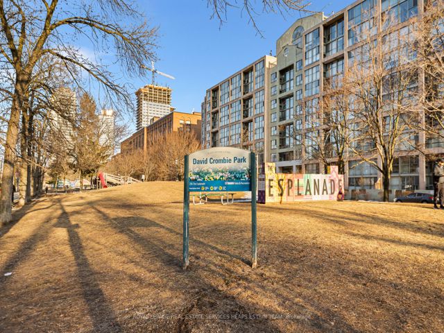 1227 - 222 The Esplanade