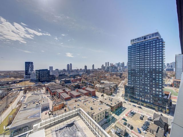 1704 - 5 Defries St