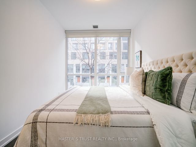N101 - 455 Front St E