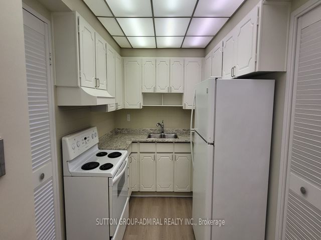 1409 - 130 Neptune Dr