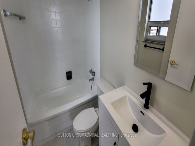 1409 - 130 Neptune Dr