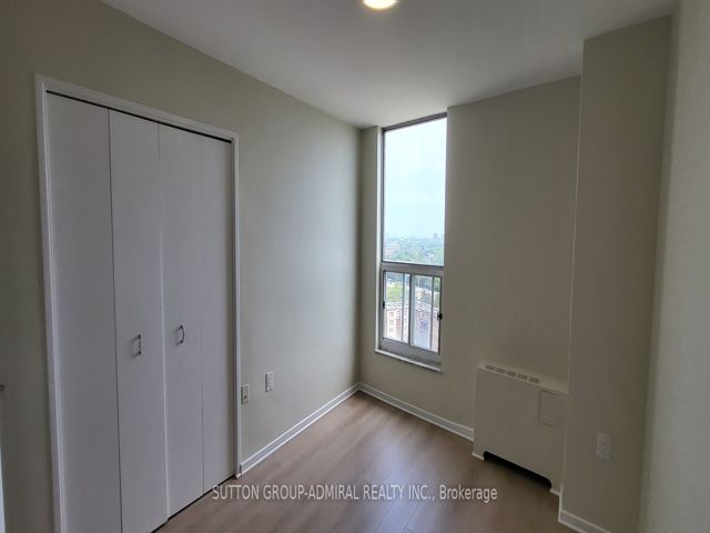 1409 - 130 Neptune Dr
