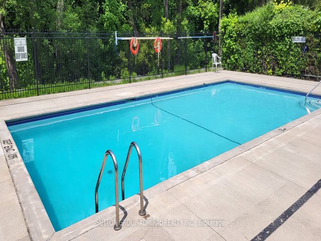 1409 - 130 Neptune Dr