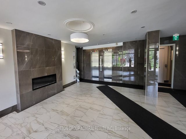 1409 - 130 Neptune Dr