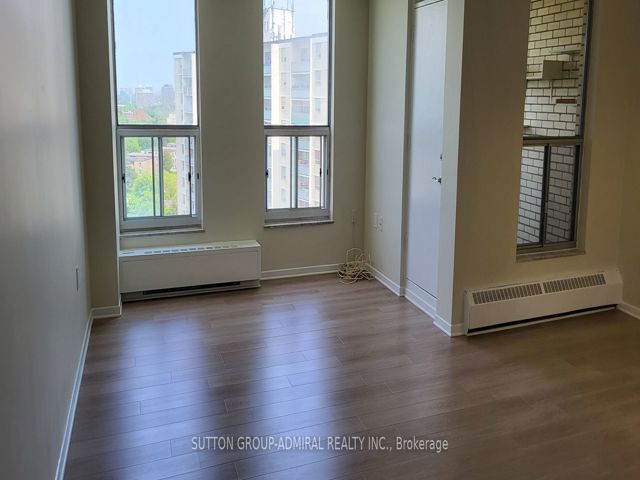 1409 - 130 Neptune Dr