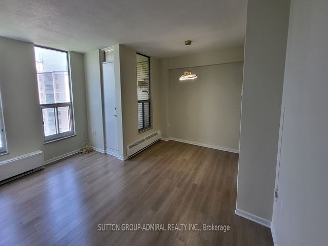 1409 - 130 Neptune Dr