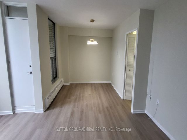 1409 - 130 Neptune Dr
