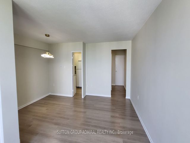 1409 - 130 Neptune Dr