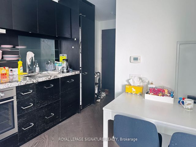 4302 - 45 Charles St E