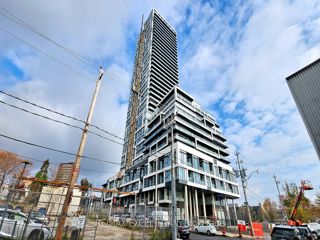 1704 - 5 Defries St
