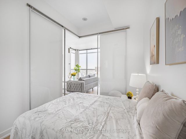 3805 - 25 Capreol Crt