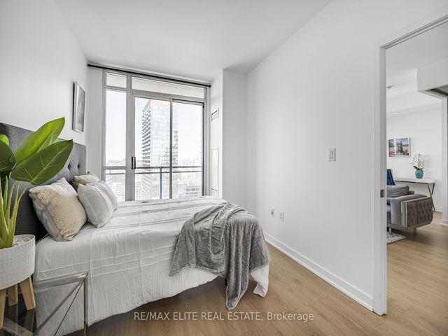 3805 - 25 Capreol Crt