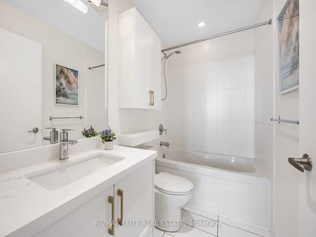 3805 - 25 Capreol Crt
