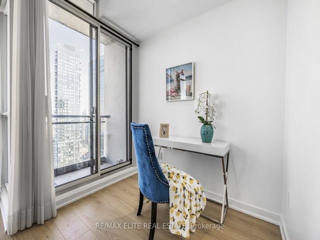 3805 - 25 Capreol Crt