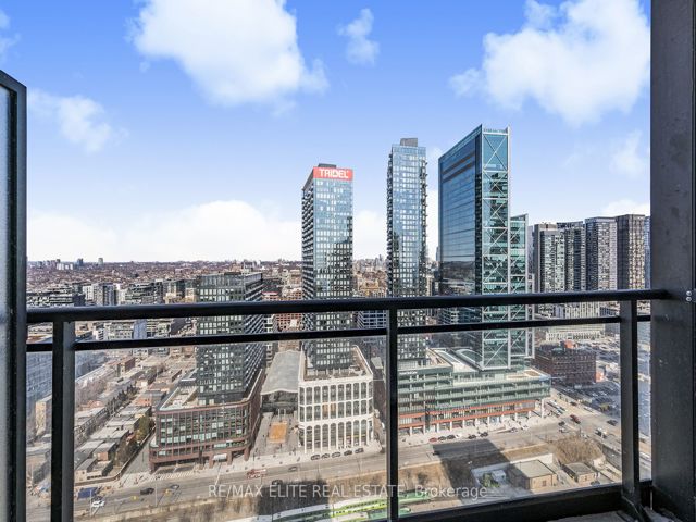 3805 - 25 Capreol Crt