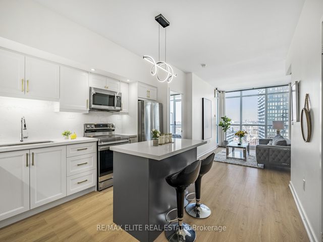 3805 - 25 Capreol Crt