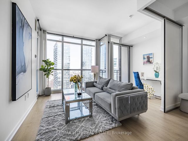 3805 - 25 Capreol Crt