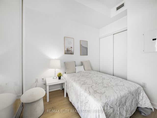 3805 - 25 Capreol Crt