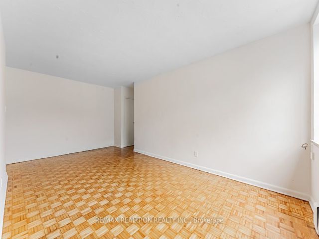 203 - 2895 Bathurst St