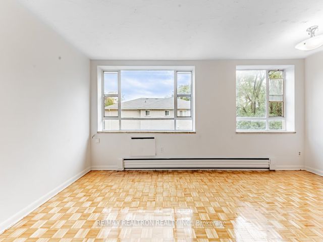 203 - 2895 Bathurst St
